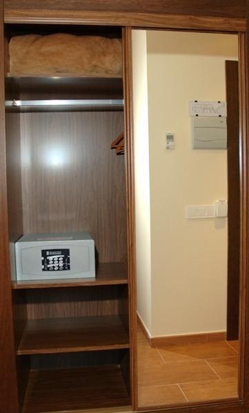 Hostal Los Coronales Madrid Zimmer foto