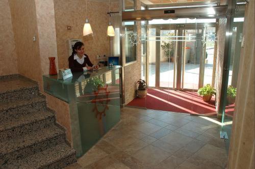 Hostal Los Coronales Madrid Exterior foto