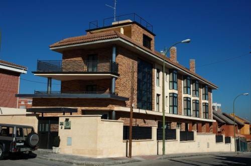 Hostal Los Coronales Madrid Exterior foto